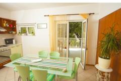 Family Beroš Friendly Place Apartman 2 – A 6+2 foto 4
