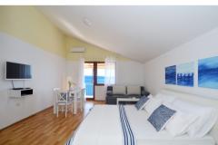 Happy day apartment Apartman 2 – White foto 2