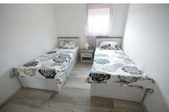 Apartmani Paula Apartman 1 – A4 + 2 foto 5