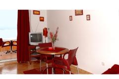 Apartmani Deak Komarna Apartman 2 – BR.2crveni foto 1