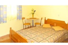 Apartmani Deak Komarna Soba 4 – Soba foto 1