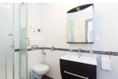 Apartmani &amp; Sobe DDD2 Apartman 2 – GREY STUD foto 4
