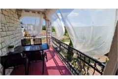 Apartmani Blazevic, Njivice Apartman 4 – PINK YH foto 2