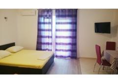Apartmani Gojak Makarska Apartman 1 – 2+1 rozi foto 3