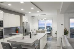 Hot Tub Luxury Apartmani + beach p Apartman 1 – Penthouse foto 4