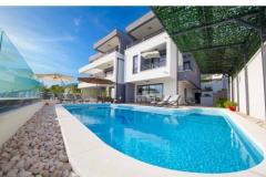 Apartmani sa bazenom Apartman 2 – MAIVICA foto 1
