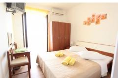 Sobe Bili Galeb BED? Soba 2 – yellow foto 3