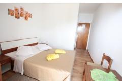 Sobe Bili Galeb BED? Soba 2 – yellow foto 4