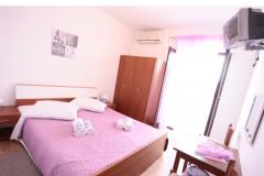 Sobe Bili Galeb BED? Soba 4 – PURPLE 1 foto 1