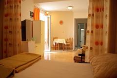 Apartmani Feel like home Apartman 1 – Yellow foto 5