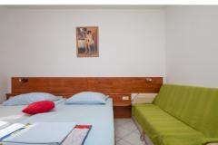 Family Sobe &amp; Apartmani Omis Soba 6 – 203/106 foto 3