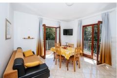 Apartmani Jelena Apartman 2 – bijeli foto 1