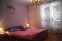 Apartmani Emi Soba 4 – ljubičasta foto 1