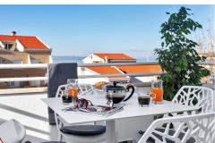 Apartmani Strada Tučepi Apartman 4: (2+2) – Brown A4 foto 1