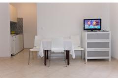 Apartmani DIANA Apartman 2 – 2 A2+1 foto 3
