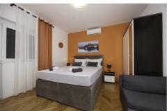 Apartmani Love Tučepi Apartman 3 – NARANČASTI foto 2