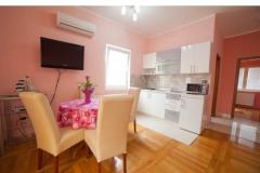 Apartmani Iris Apartman 2 – rozi foto 3
