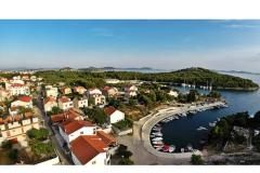 Apartmani Škugor Apartman 2 – Vesna foto 1