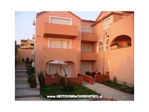Apartmani Ivan i Zeljka Pakostane