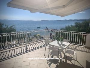 Apartmani Lena