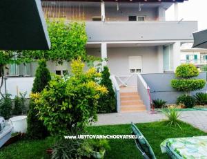 Apartmani Karin
