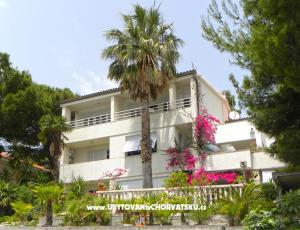 Apartmani Carmen