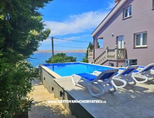 Beachfront Apartmani Baricevic wit