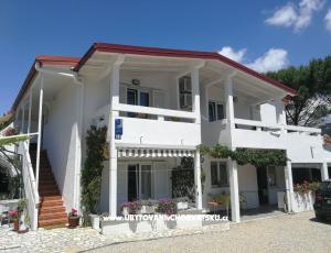 Studio Apartmani Cene