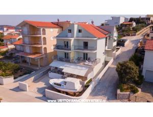 Apartmani Petra 