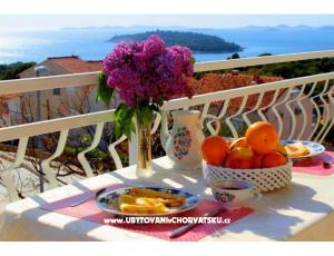 Apartmani TONĆI I IRIS***