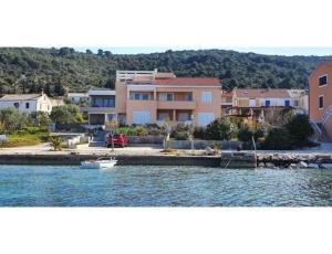 Apartmani Carić