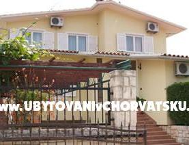 Apartmani Maris 