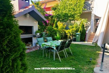 Apartmani Karin foto 2