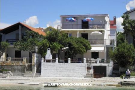 Apartmani Mikulandra na plaži foto 2