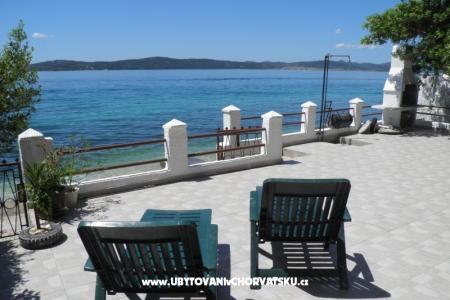 Apartmani Mikulandra na plaži foto 5