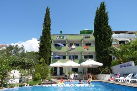 Vila Smirna 4*  sa bazenom  Sv. Filip i Jakov Hrvatska