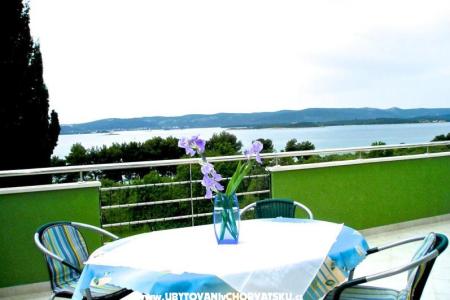Vila Smirna 4*  sa bazenom  foto 4