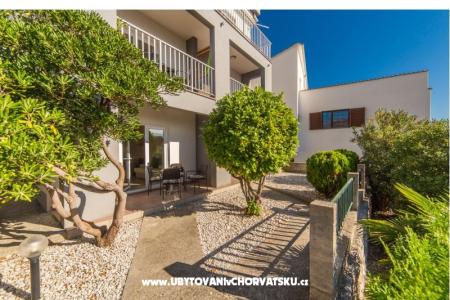 Color Apartmani Miošić Gradac – Podaca Hrvatska