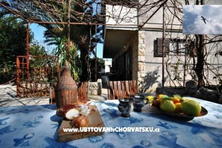 Apartmani pored mora foto 3