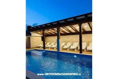 Villa Robert 2 sa bazenom Cesarica – Karlobag Hrvatska
