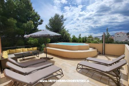 Villa Dalmacroa – Kaštela Hrvatska