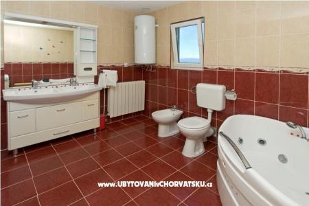 De Lux Apartmani-SWIMMING POOL foto 4