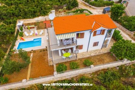 Apartmani Vila Nena sa bazenom foto 2