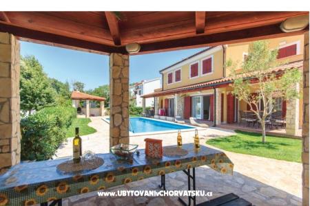 Apartman Oliva D1 sa bazenom foto 2