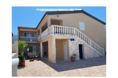 Aenona apartmani foto 4