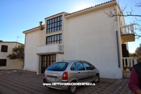 Apartmani - Ante foto 2
