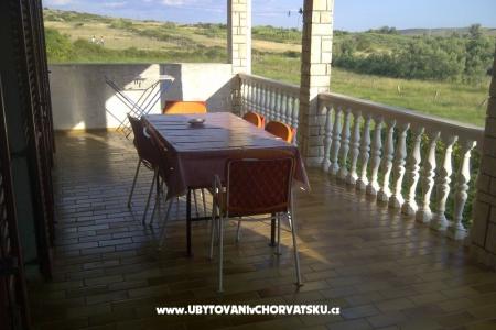 Apartmani Ćurić Povljana foto 4