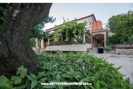Apartmani Adriana Starigrad Paklenica Hrvatska