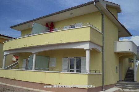 Apartmani koko-seline Starigrad Paklenica Hrvatska