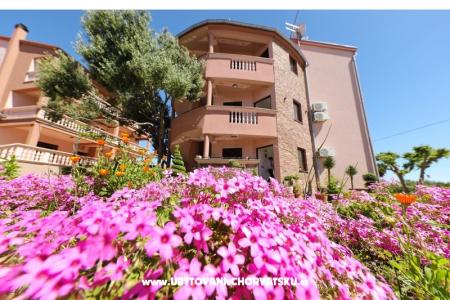 Apartmani Dalmatino Pakoštane foto 5